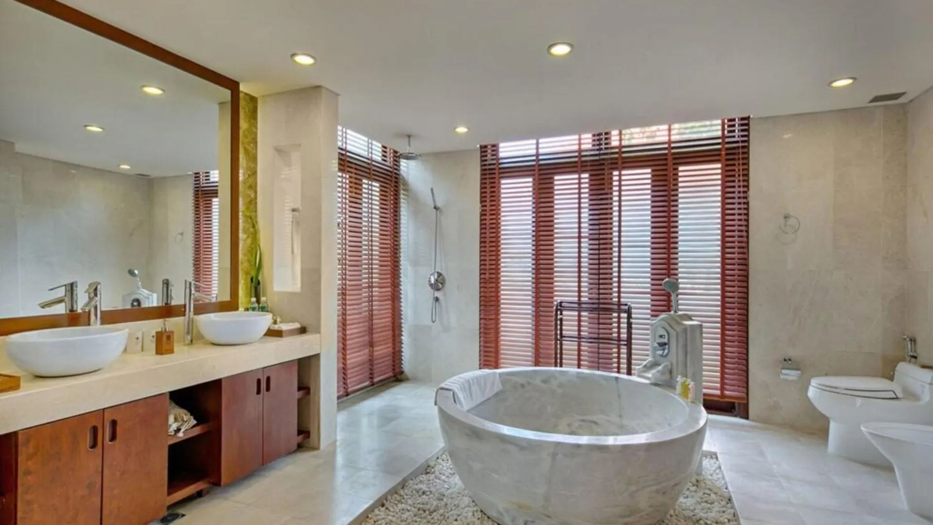 Danang Pool Villas Resort & Spa My Khe Beach 5*, Đà Nẵng